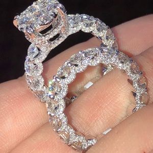 Meet your Posher, Aisha